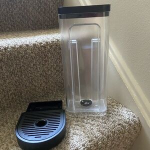 Keurig replacement reservoir and drip tray for K-slim